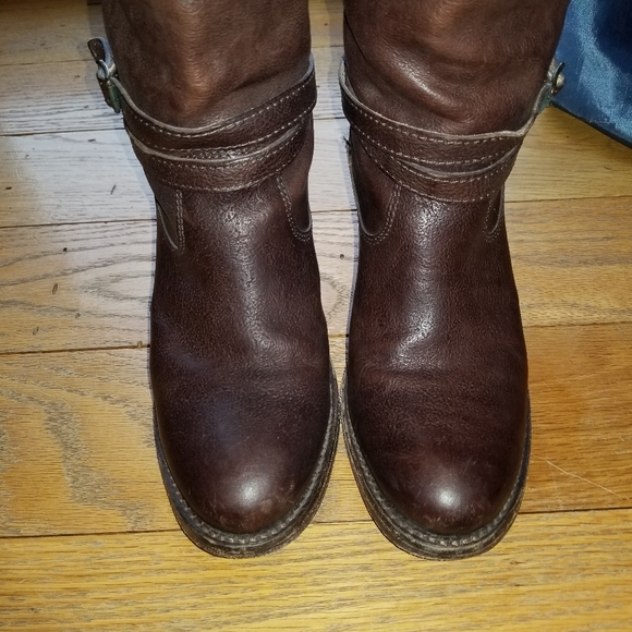 Frye boots with straps & buckles broken in! - Picture 7 of 16